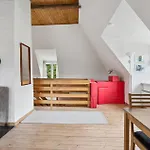 2 Bedroom Beautiful In Holiday home