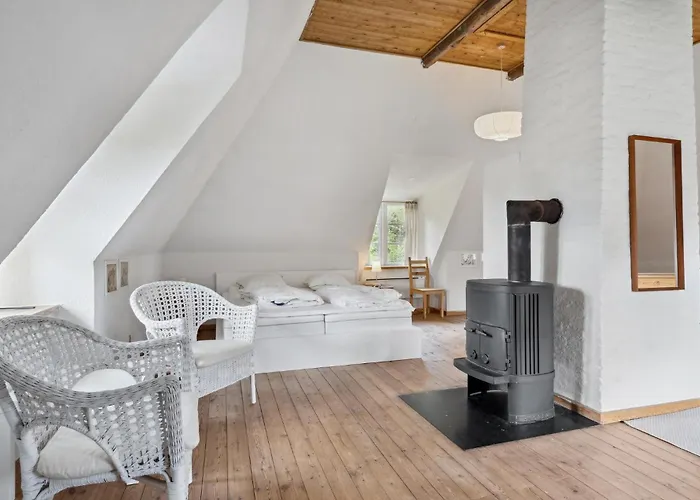 2 Bedroom Beautiful In * Ringe