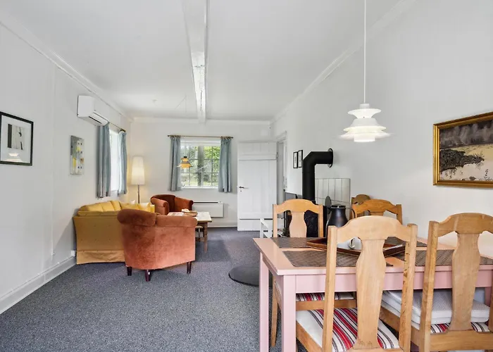Дом отдыха 2 Bedroom Beautiful In *