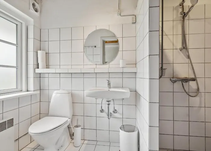 2 Bedroom Beautiful In Дом отдыха *