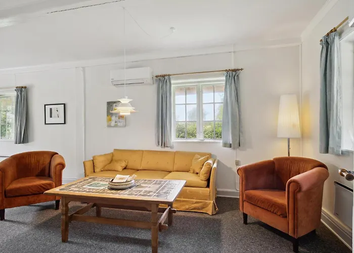 2 Bedroom Beautiful In Дом отдыха Ringe